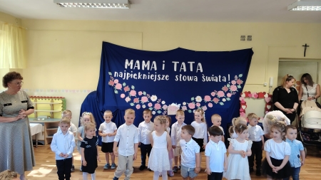  Uroczystość z okazji Dnia Matki i Dnia Ojca.