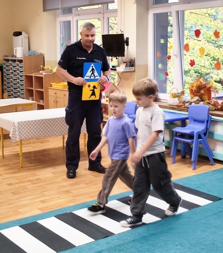 SPOTKANIE EDUKACYJNE Z POLICJANTEM